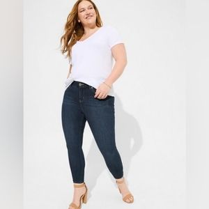 Bombshell Skinny Premium Stretch High-Rise Jean - 18 SHORT (C3-3)